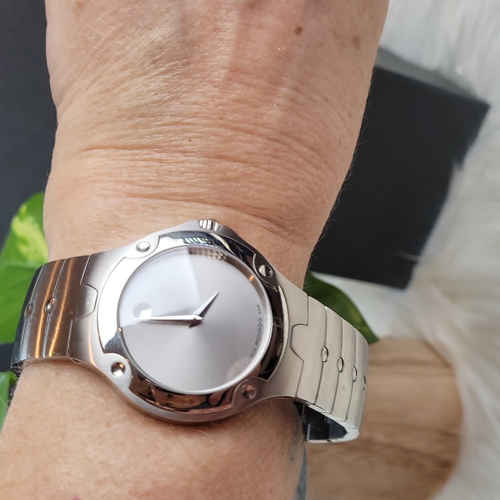AUTHENTIC MOVADO MEN'S SE STAINLESS STEEL TIMEPIECE - Picture 12 of 16